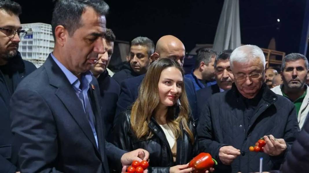 CHP Antalya’dan Sabahın İlk Işıklarıyla Hal Çıkarması! 1